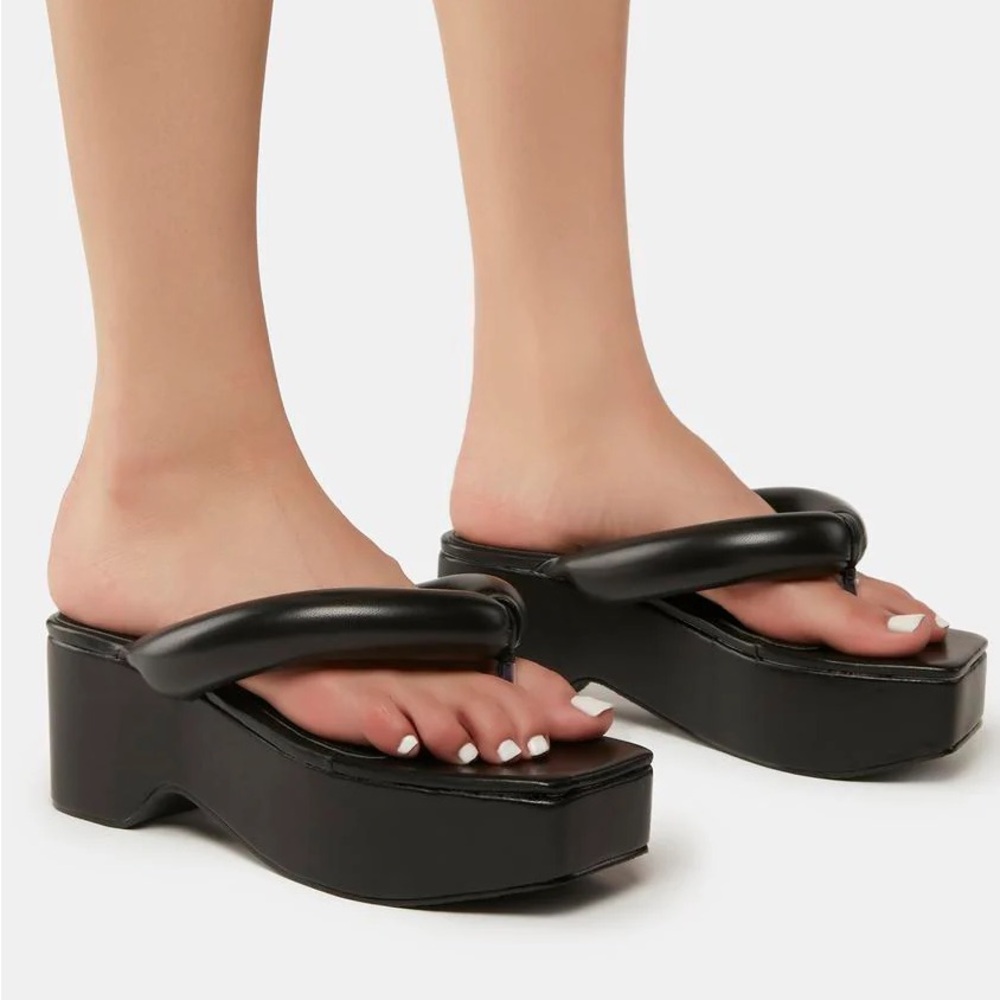 DollsKill_ BLACK SCOTIA PLATFORM SANDALS